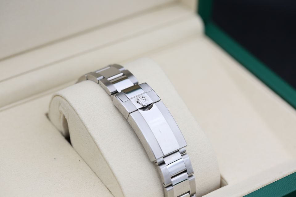 Rolex Daytona 126500 LN Image 3